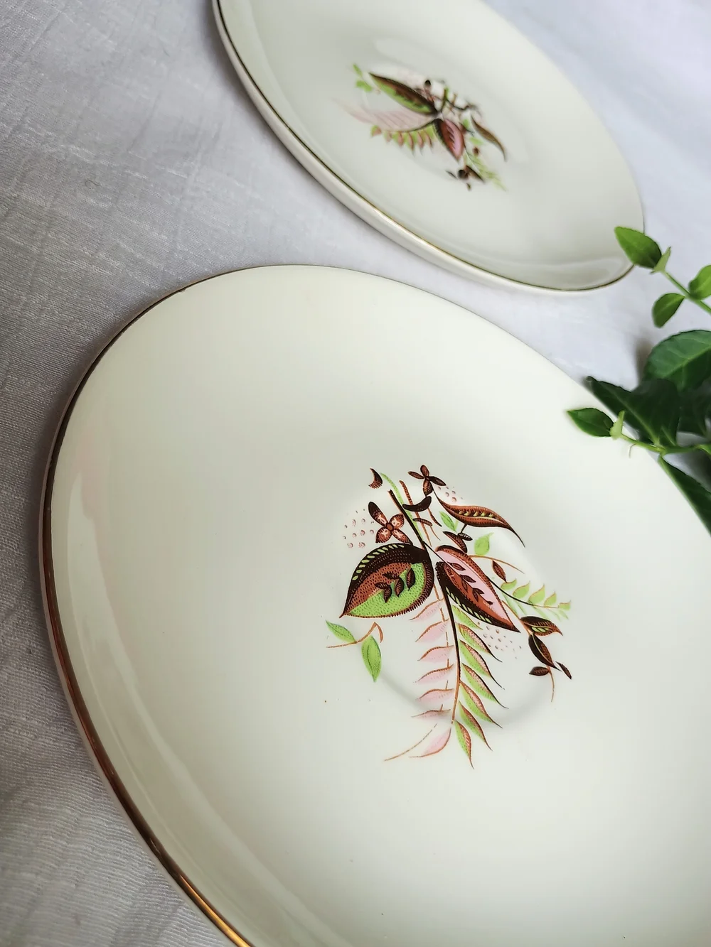✨ MID-CENTURY DECOR ✨ x 2 Cream Saucers w Atomic MCM Design, Eclectic Home